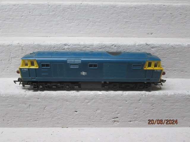 HO SCALE - HORNBY - BR DIESEL LOCOMOTIVE