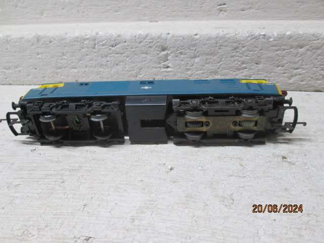 HO SCALE - HORNBY - BR DIESEL LOCOMOTIVE