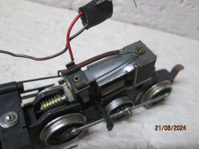 OO SCALE - HORNBY - 2-6-0 BLACK - STEAM LOCOMOTIVE