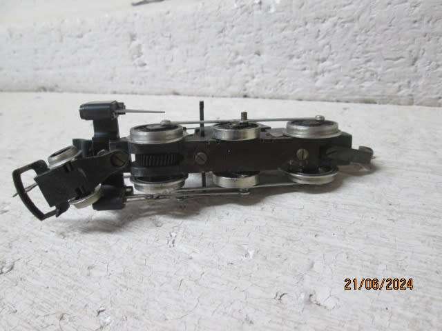 OO SCALE - HORNBY - 2-6-0 BLACK - STEAM LOCOMOTIVE