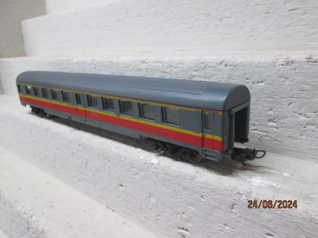 HO SCALE - LIMA - SAR - METRO BLITZ COACH