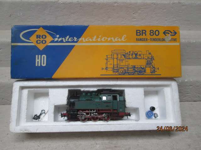 HO SCALE - ROCO - 0-6-0 GREEN STEAM LOCOMOTIVE - BOXED