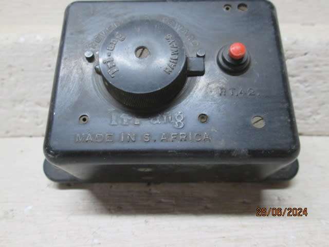 OO SCALE - TRIANG - CONTROLLER-  (MADE IN SOUTH AFRICA)