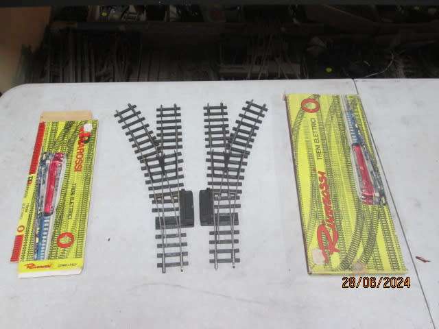 O SCALE - RIVEROSSI - LEFT + RIGHT HAND POINTS - BOXED