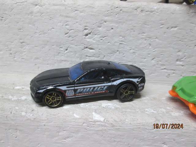 DIE CAST - HOTWHEELS - VEHICLES - X3