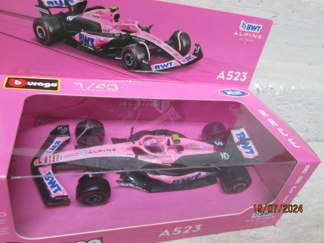 DIE CAST - BBURAGO - BWT F1 ALPINE RACING CAR - BOXED