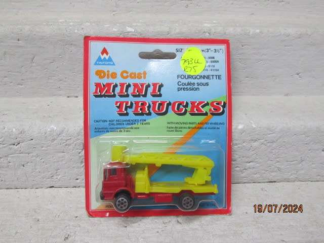 TIN TOYS - CHERRY PICKER TRUCK - BOXED