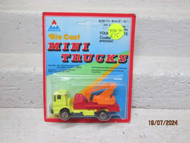 TIN TOYS - CONSTRUCTION TRUCK - BOXED
