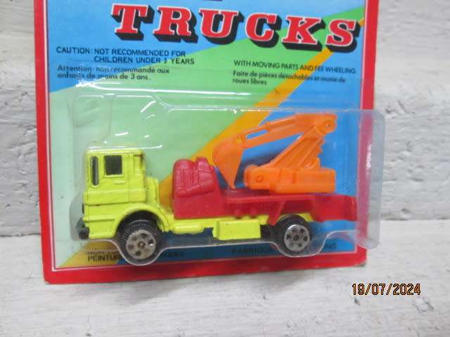 TIN TOYS - CONSTRUCTION TRUCK - BOXED
