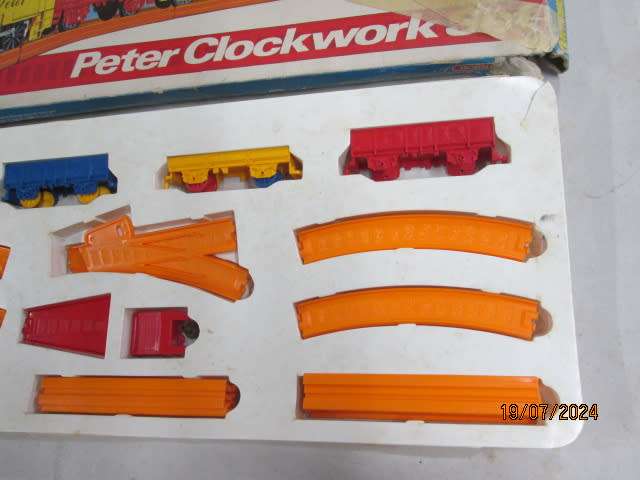 OO SCALE - HORNBY - CLOCKWORK - TRAIN SET - BOXED