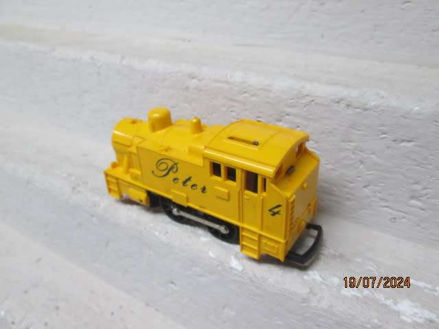 OO SCALE - HORNBY - CLOCKWORK - TRAIN SET - BOXED
