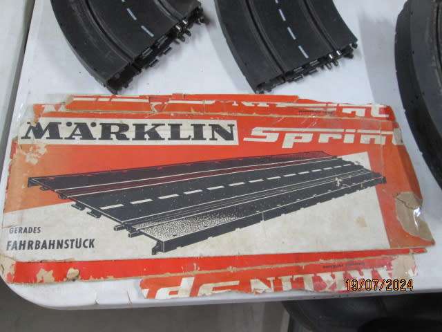 SLOT CAR TRACK - MARKLIN - SPRINT TRACK - X24 PIECES