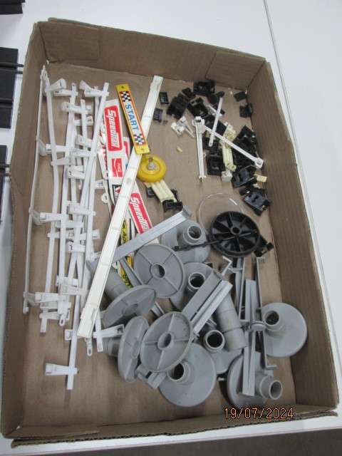 SPEEDTRAX - GRAND TOURISM SLOT CAR - 1:43 SCALE - SET