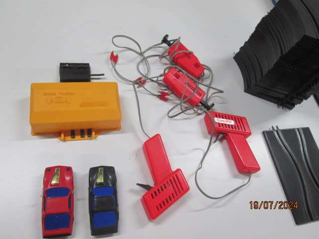 SPEEDTRAX - GRAND TOURISM SLOT CAR - 1:43 SCALE - SET