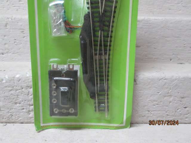 N SCALE - MODEL POWER - ELECTRIC RIGHT HAND POINT - BOXED
