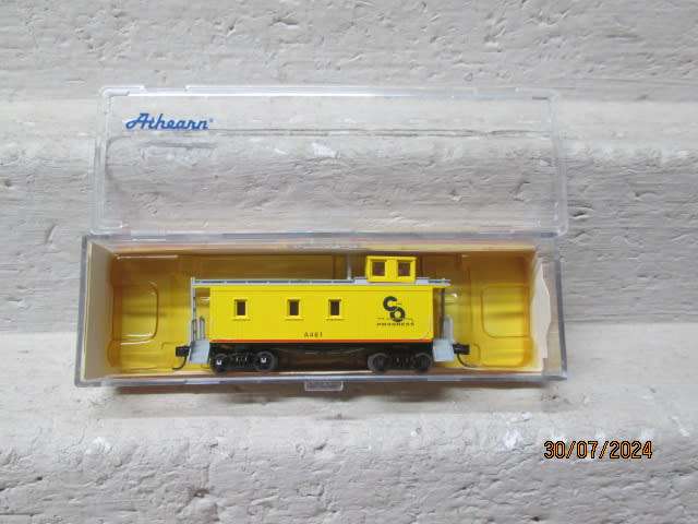 N SCALE - ATHEARN - CESAPEAKE & OHIO CABOOSE - BOXED