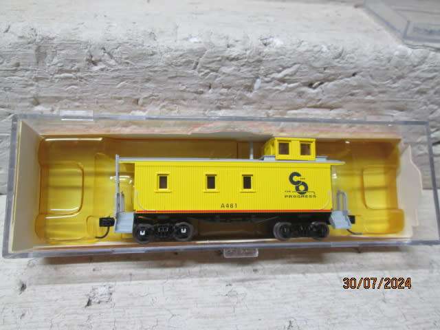 N SCALE - ATHEARN - CESAPEAKE & OHIO CABOOSE - BOXED