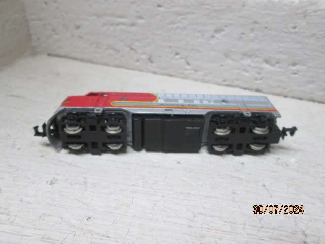 N SCALE - MODEL POWER - SANTE FE - F7 DIESEL LOCOMOTIVE - BOXED