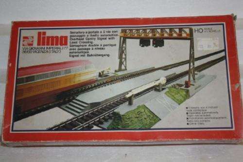 LIMA HO OVERHEAD GANTRY SIGNAL WITH DOUBLE LEVEL CROSSING