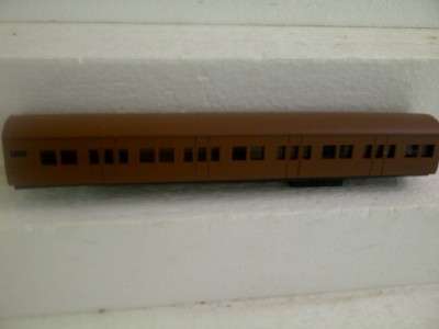 HO SAR OLD STYLE 4 DOOR SUB-URBAN COACH L44 -  BROWN