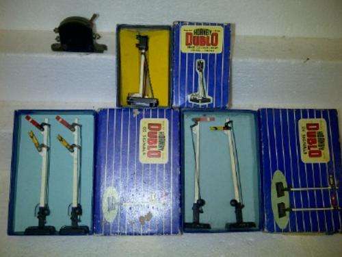 HORNBY DUBLO SIGNALS X5