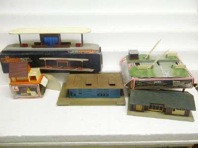 LIMA HO HOUSES AND ACCESSORIES - LOT 2