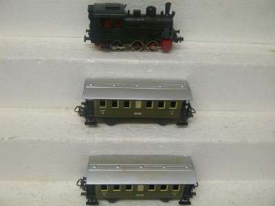MARKLIN HO - 0-6-0 STEAM AND X2 COACHES