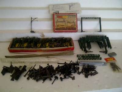 TRIANG OO - OVERHEADS AND EQUIPMENT