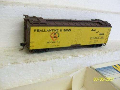 HO WALTHERS 40FT BALLENTINE BOX CAR LOT 81