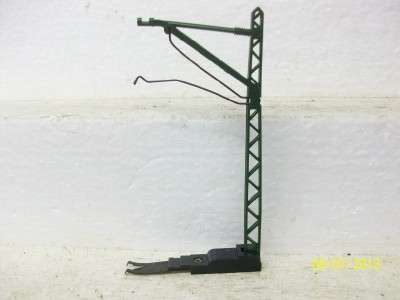 HO/OO TRI-ANG HO/OO MAST POLES WITH BASIS[EACH] LOT 268