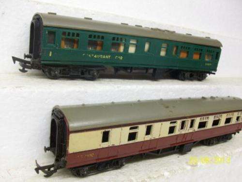 OO TRI-ANG X2 PASSENGER COACH  LOT 119