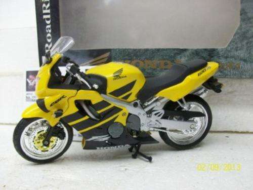 1:12 SCALE HONDA CBR600F4