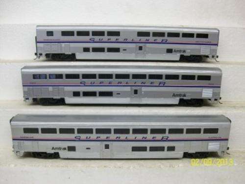 HO WALTHERS X3 AMTRAK SUPERLINER COACH LOT 257