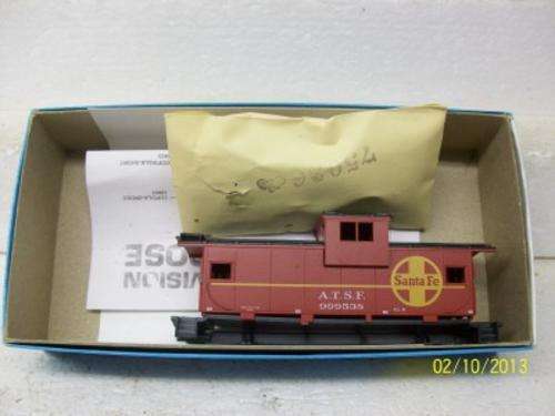 HO ATHEARN  SANTA FE CABOOSE  LOT 83