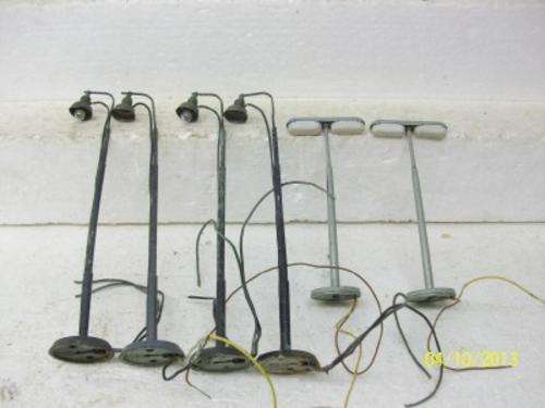 MARKLIN HO X2 PLATFORM + X4 STREET LIGHTS LOT 188