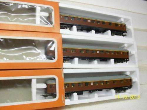 LIMA HO X3 SWEDISH FIRST CLASS COACH LOT 282