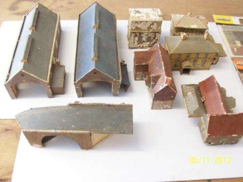 HO/OO CARDBOARD BUILDINGS LOT 132