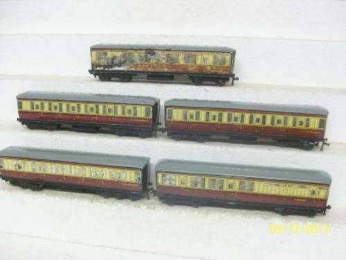 OO HORNBY DUBLO X5 PASSENGER COACHES LOT 397