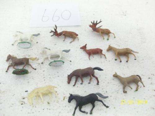 HO / 00 WILD ANIMALS LOT 660