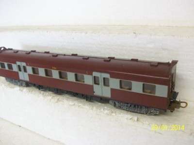 SAR LIMA HO SUBURBAN THIRD CLASS COACH LOT 739