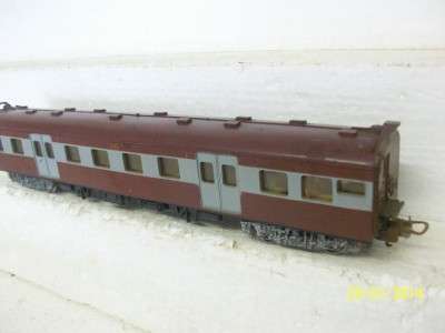 SAR LIMA HO SUBURBAN FIRST CLASS COACH LOT 741