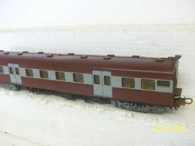 SAR LIMA HO SUBURBAN FIRST CLASS COACH LOT 742