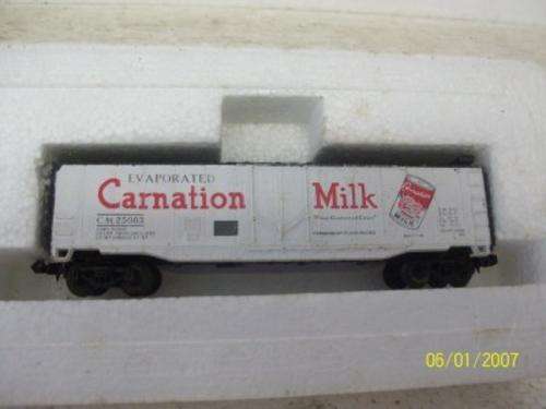 N SCALE LIMA CARNATION MILK BOX CAR LOT 261