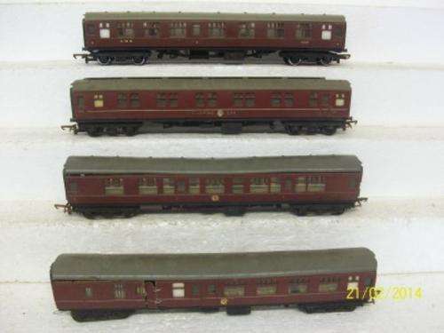 00 TRI-ANG X4 LMS COACHES LOT 379
