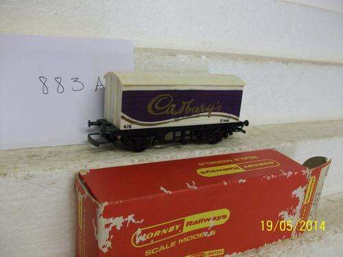 OO HORNBY 12T CADBURY'S BOX CAR - LOT 883A