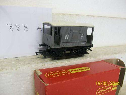 OO HORNBY NE 20T GUARD VAN - LOT 888A