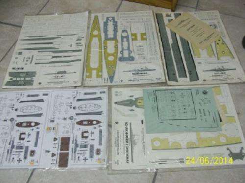 1:250 SCALE x5 MODEL CARDBOARD SHIPS  - LOT 494 B