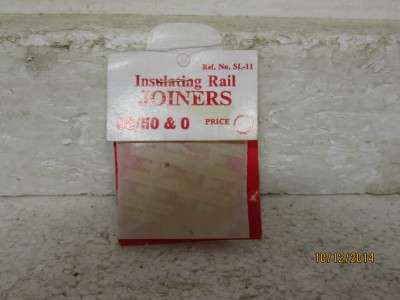 HO/OO SCALE : INSULATING RAIL JOINERS -  LOT 130 D