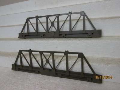 OO SCALE : TRI-ANG x2 BRIDGE SIDES -  LOT 137 D