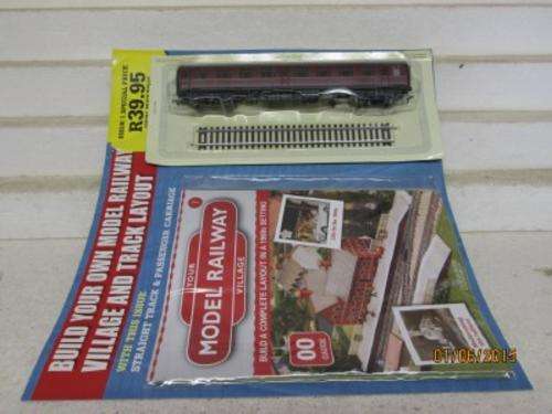 OO SCALE : BR PASSENGER COACH -  LOT 300 E